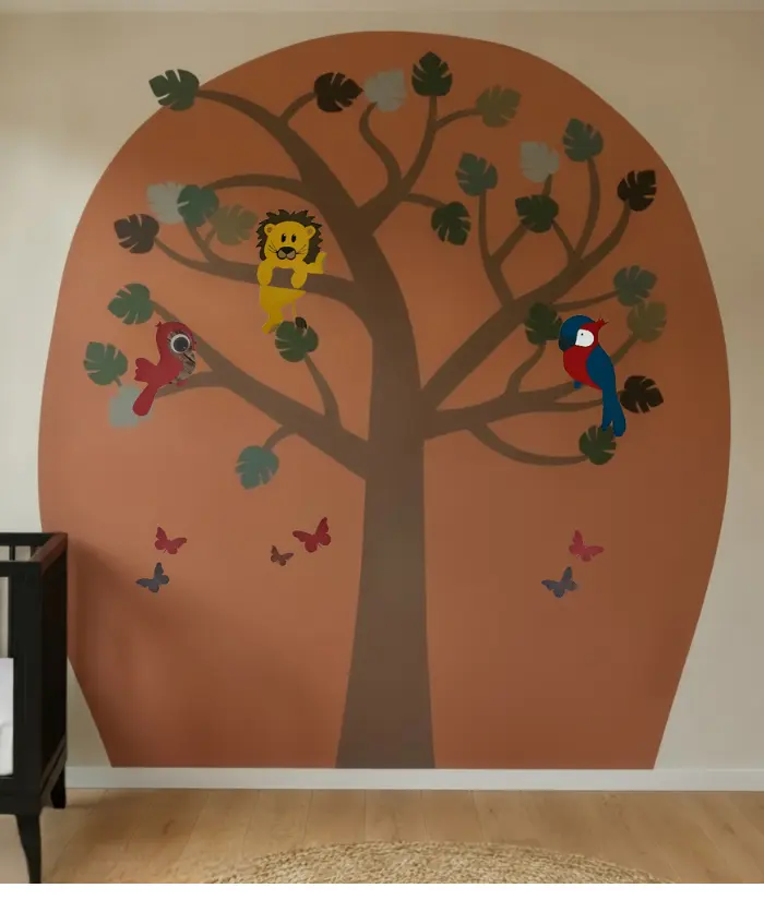 Terracotta babykamer met jungle boom behangsticker